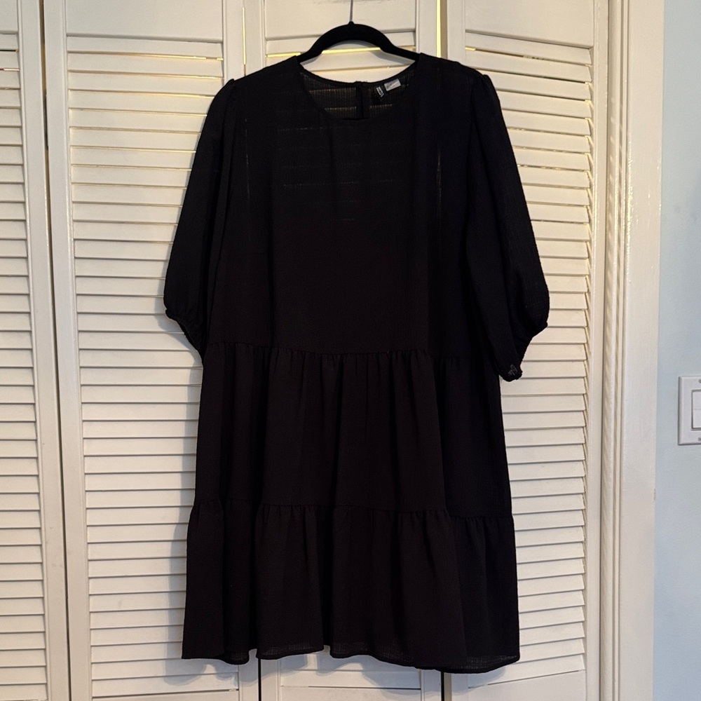 H&M Black Textured Dress